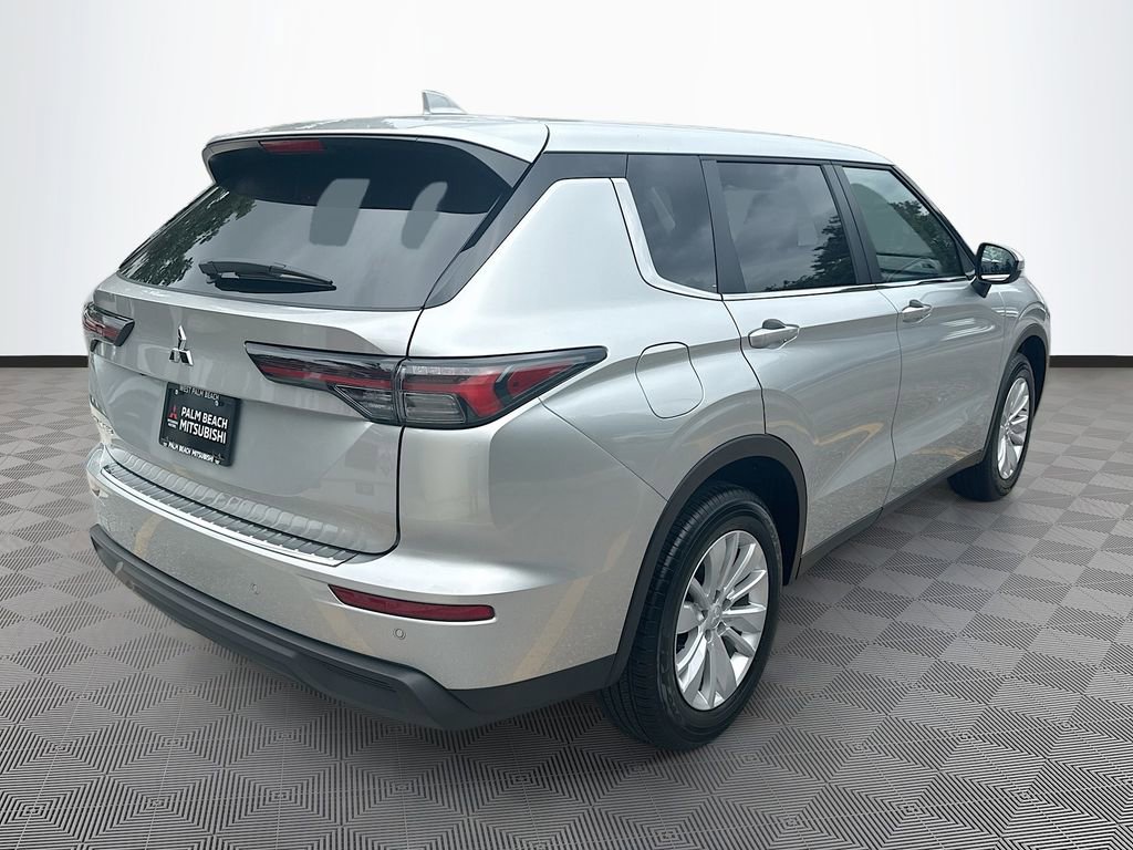 New 2026 Mitsubishi Outlander ES image 7