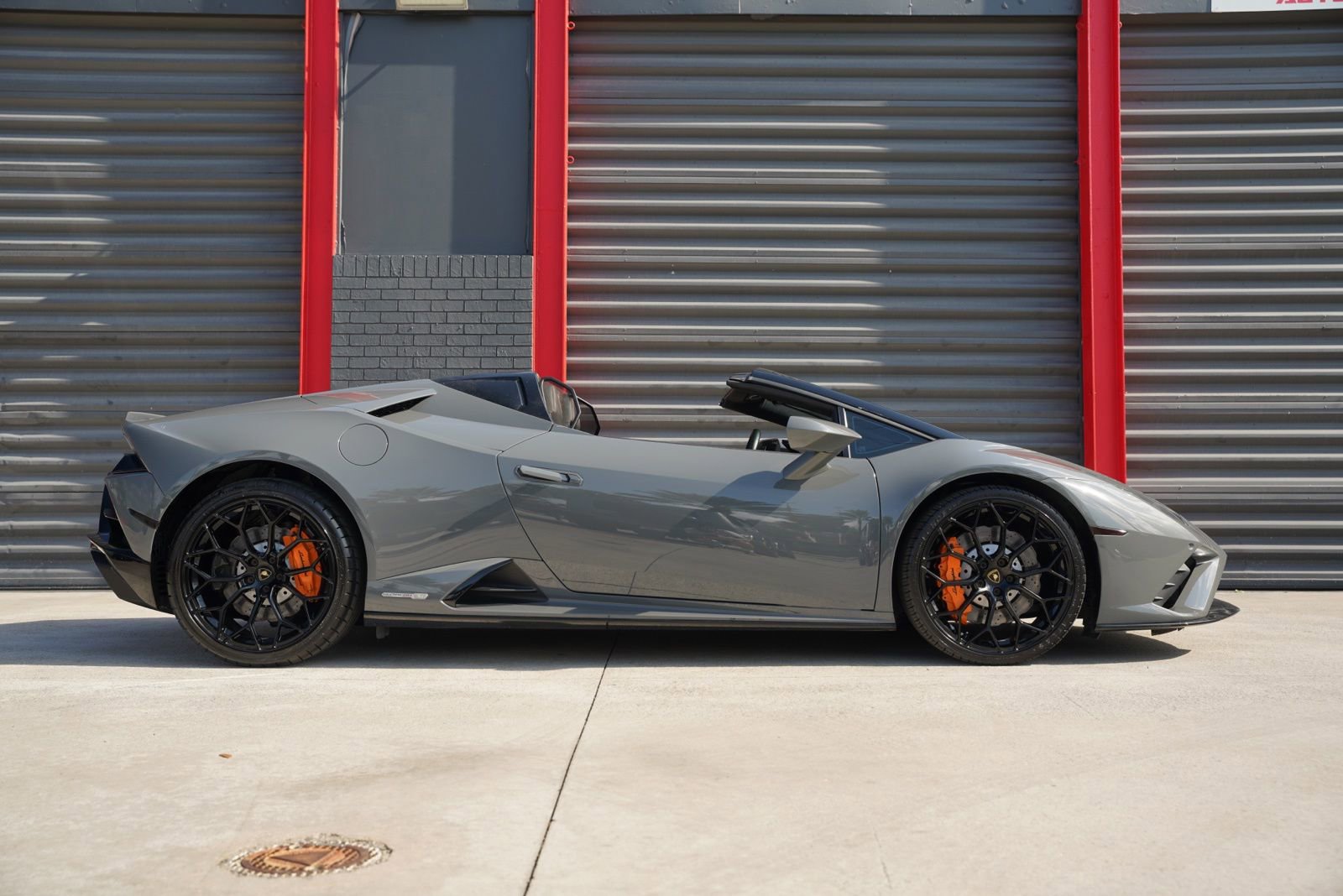 Used 2021 Lamborghini Huracan EVO image 9