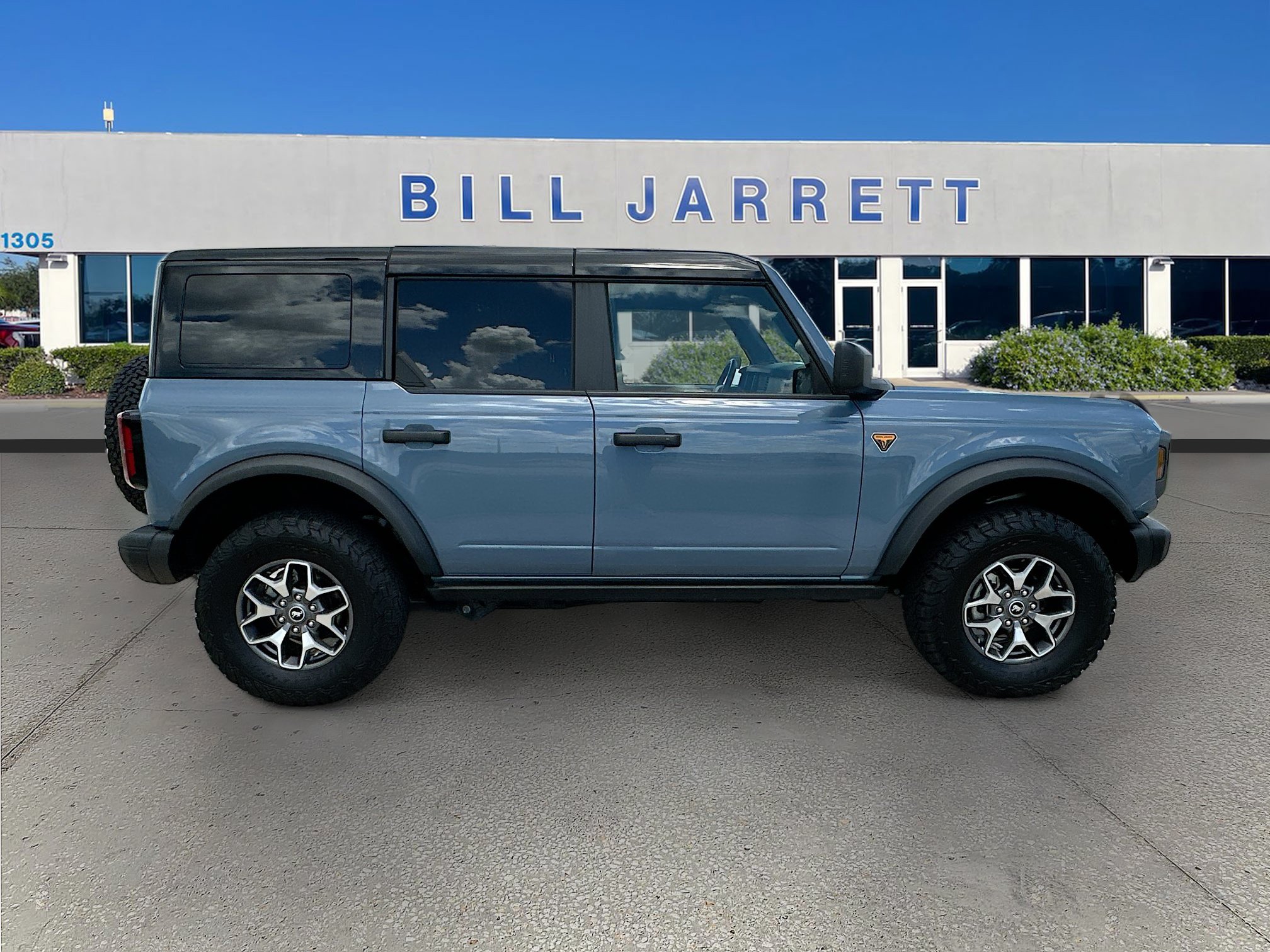 Used 2025 Ford Bronco Badlands AWD/4WD image 8