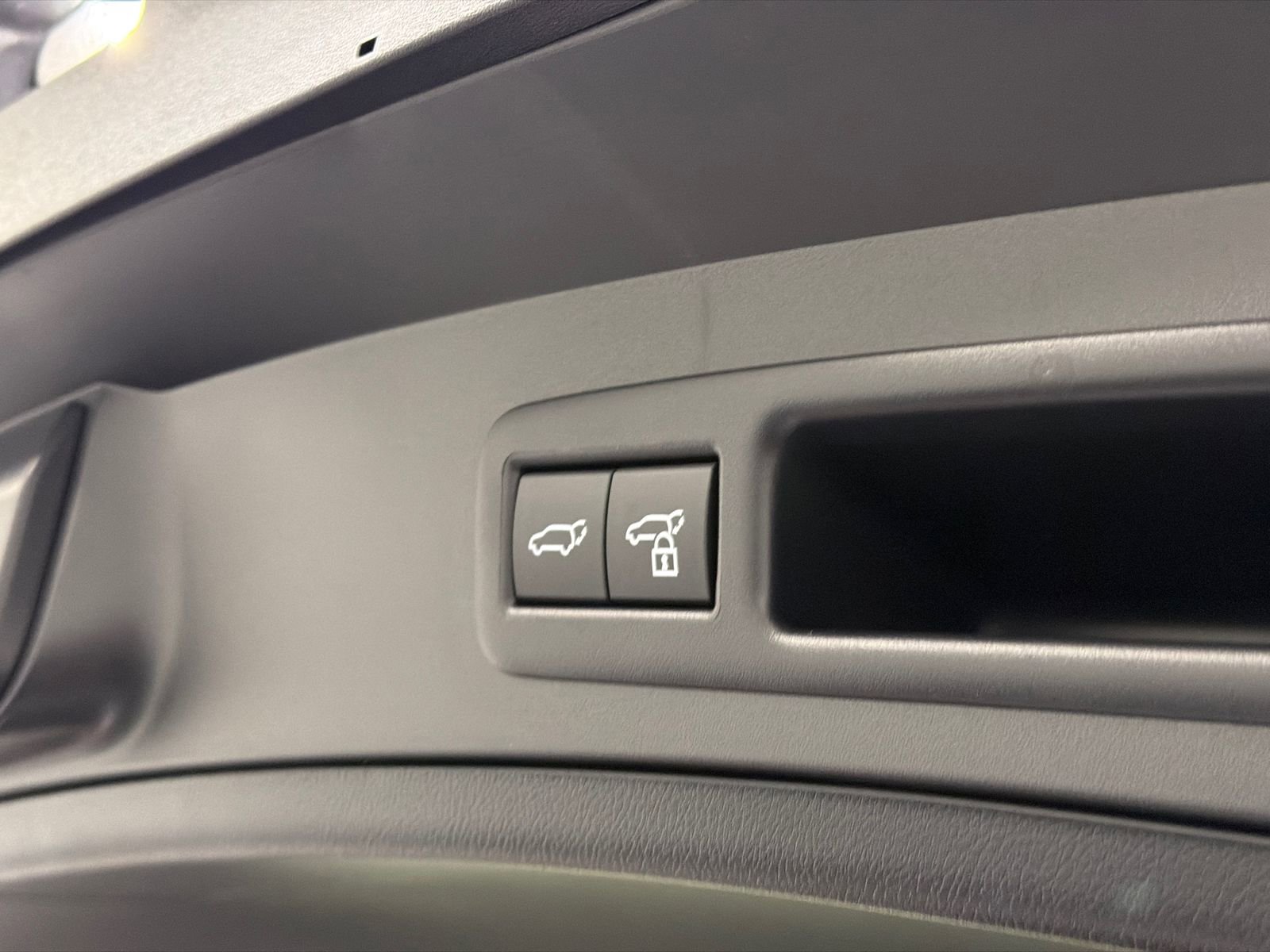 Used 2025 Lexus UX 300h AWD w/ Accessory Package (P1) image 9