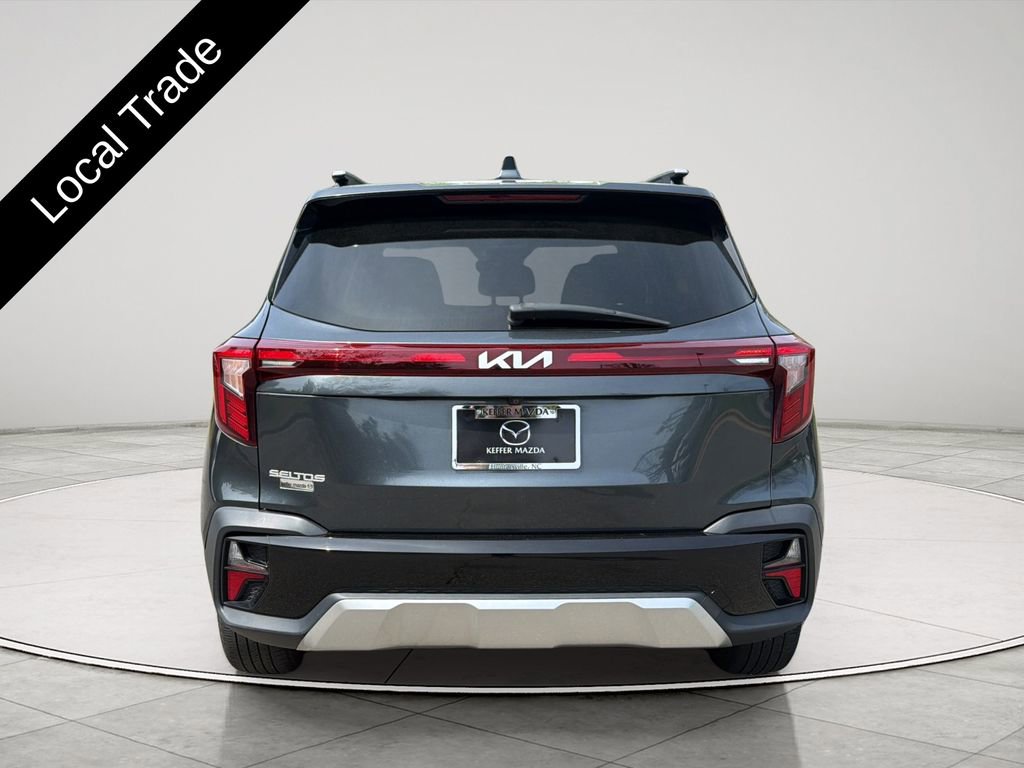 Used 2024 Kia Seltos EX image 4