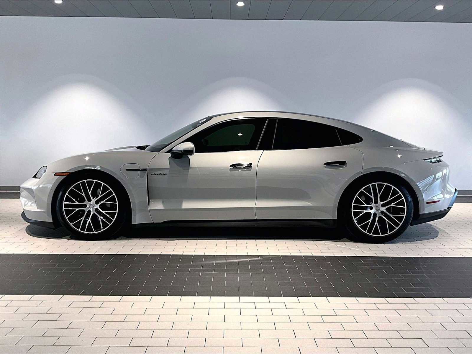 New 2026 Porsche Taycan image 2