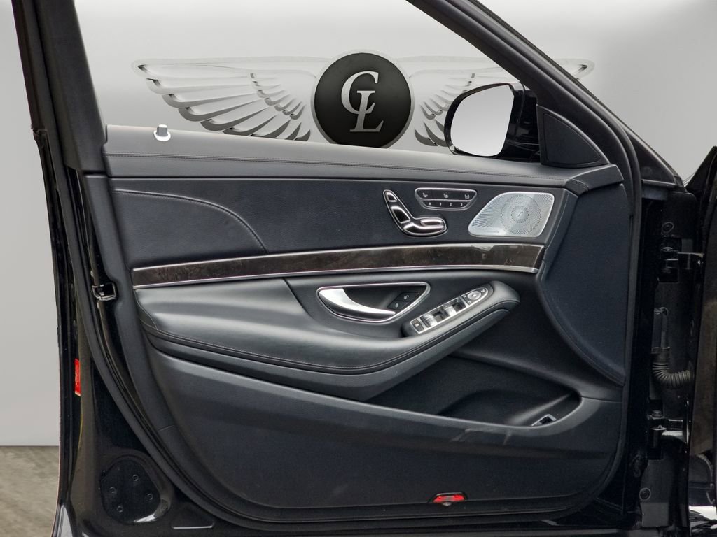 Used 2019 Mercedes-Benz S 560 Sedan image 19