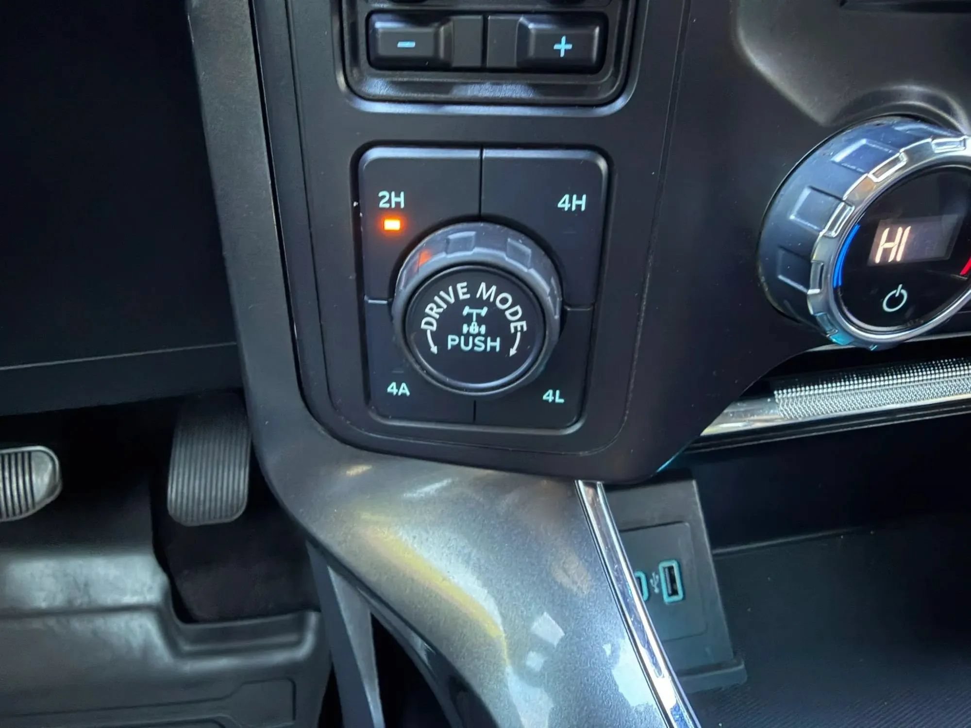 Used 2021 Ford F150 Lariat w/ Equipment Group 502A High AWD/4WD image 34