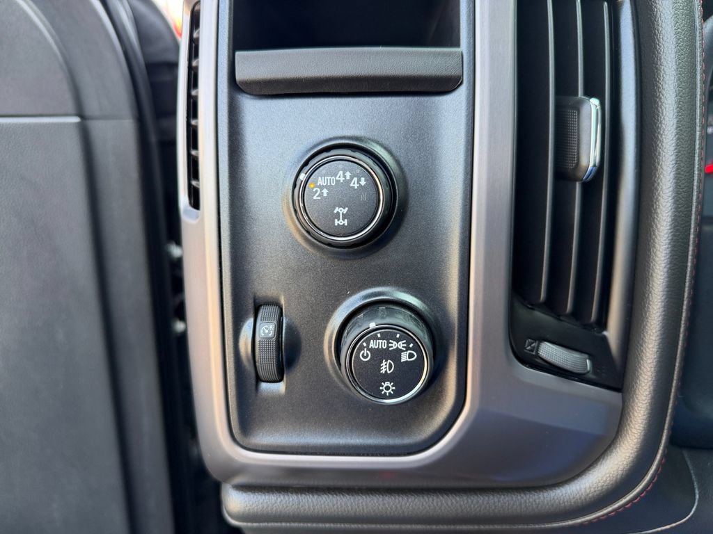 Used 2018 GMC Sierra 1500 SLT w/ All Terrain Package AWD/4WD image 30