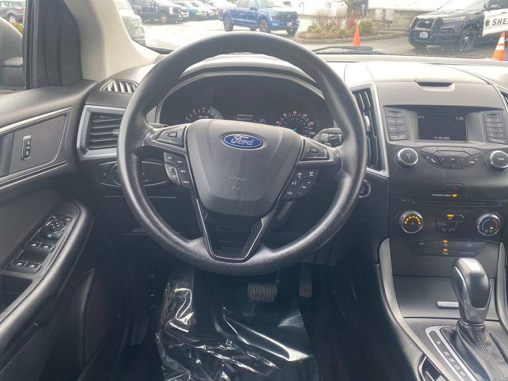 Used 2018 Ford Edge SE image 16
