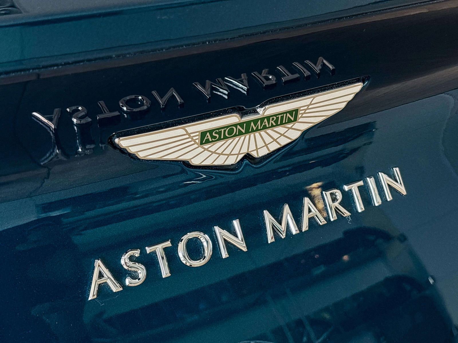 Used 2021 Aston Martin DB11 Volante image 44