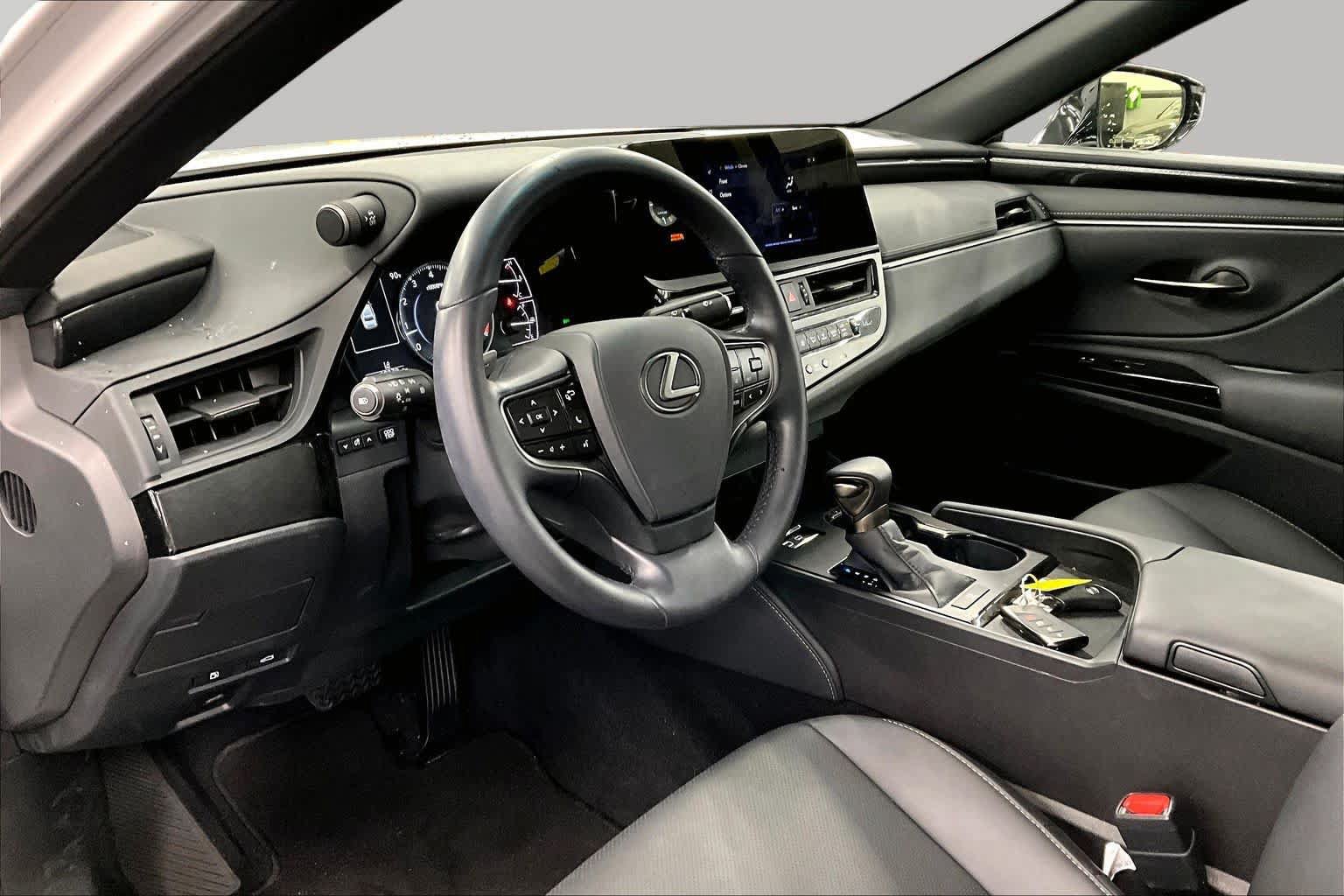 Used 2025 Lexus ES 350 w/ Accessory Package (Z2) FWD image 18