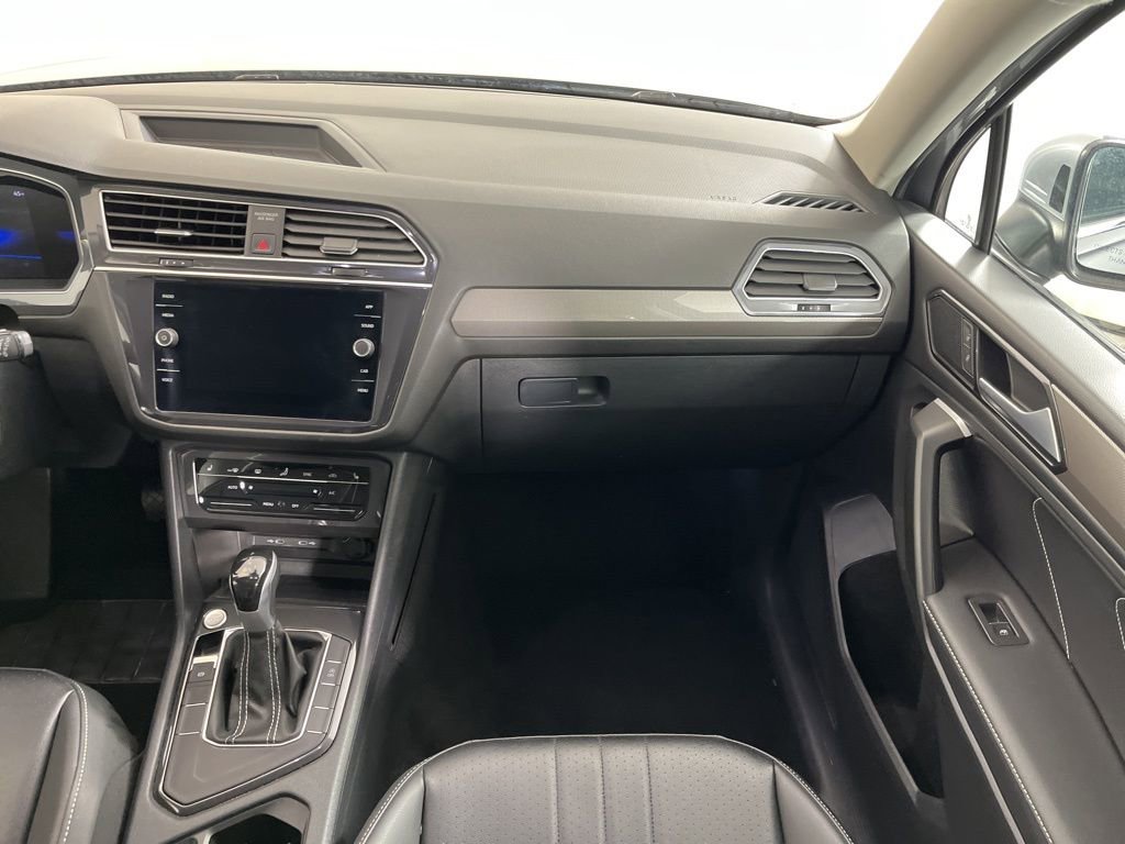 Used 2024 Volkswagen Tiguan SE image 19