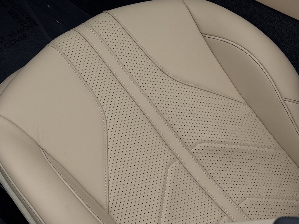 New 2026 Aston Martin V8 Vantage Roadster image 8