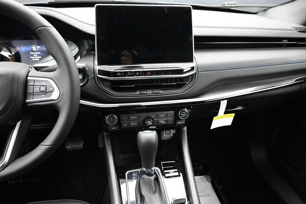 New 2026 Jeep Compass Latitude AWD/4WD image 5