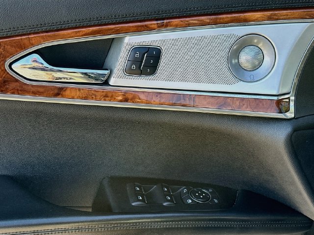 Used 2017 Lincoln MKX Reserve w/ Luxury Package AWD/4WD image 18