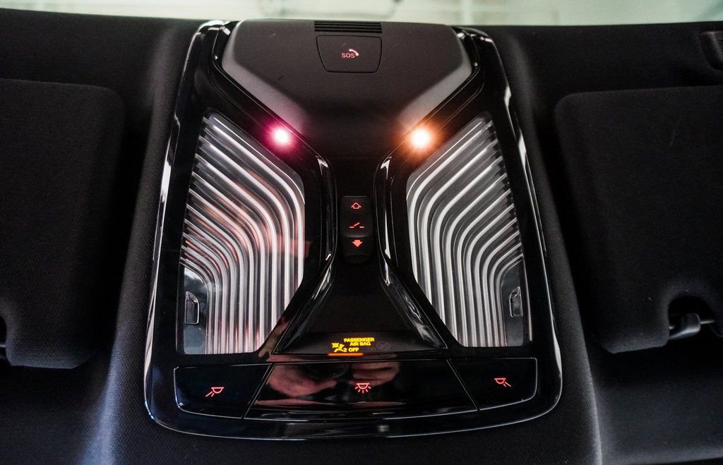 Used 2023 BMW 540i xDrive w/ Premium Package image 31