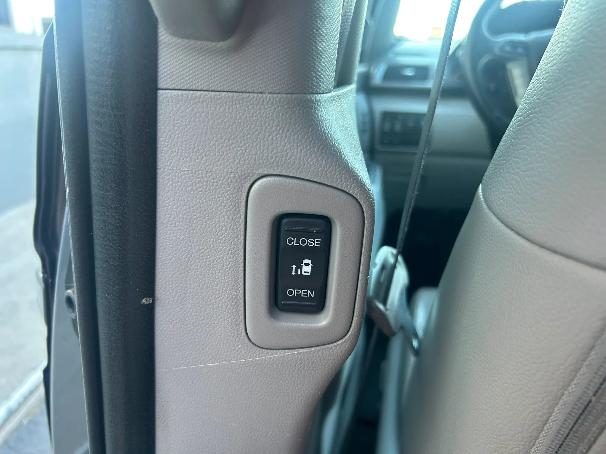 Used 2014 Honda Odyssey Touring image 17