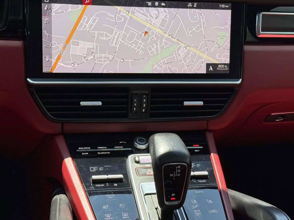 Used 2021 Porsche Cayenne GTS AWD/4WD image 18