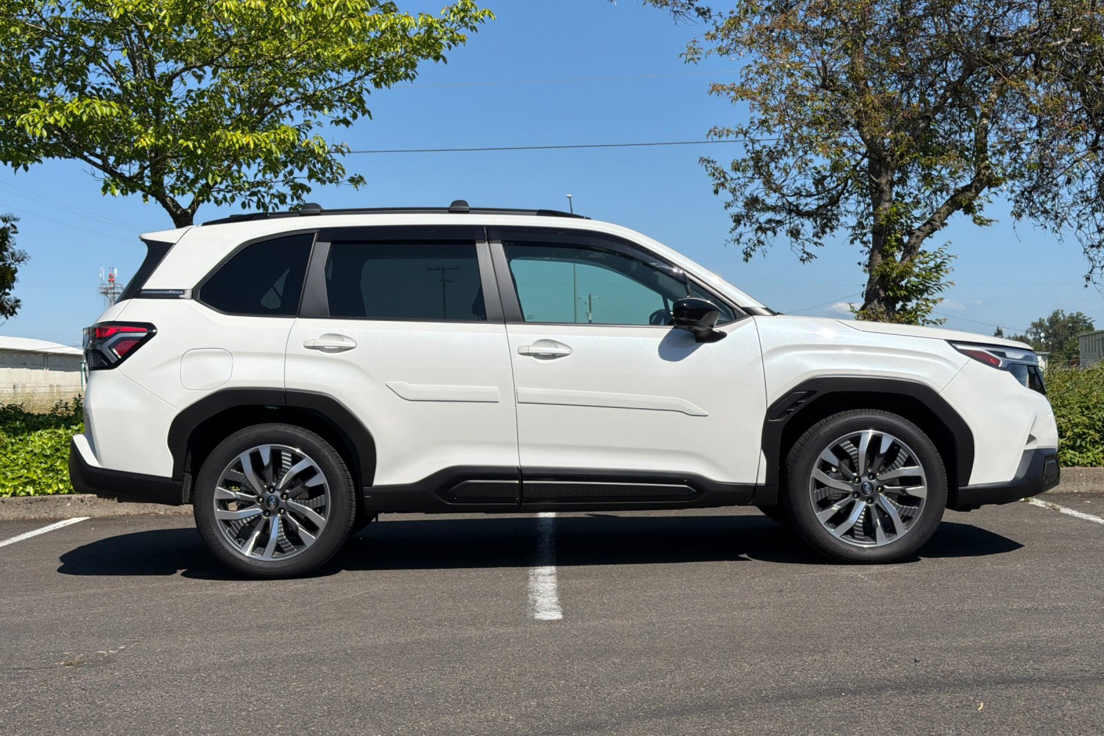 Used 2025 Subaru Forester Touring AWD/4WD image 3