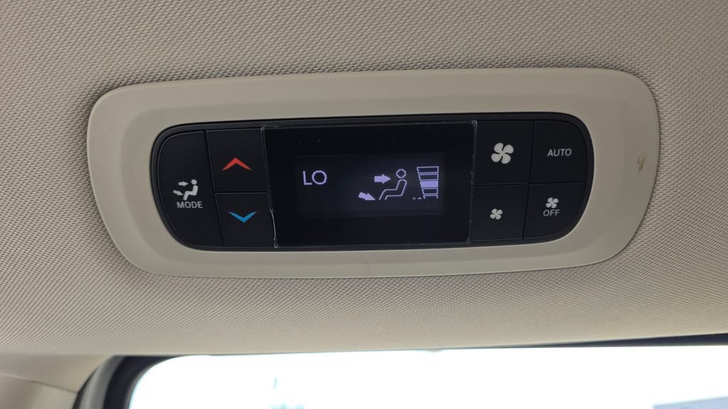 Used 2022 Chrysler Pacifica Touring-L FWD image 27
