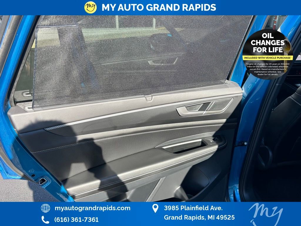 Used 2024 Volkswagen Atlas Cross Sport SEL R-Line image 16