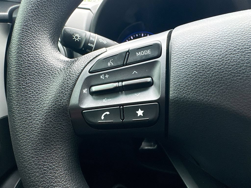 Used 2023 Hyundai Kona SEL FWD image 11