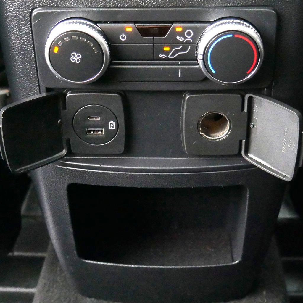 Used 2021 Ford Explorer XLT w/ Equipment Group 202A image 30