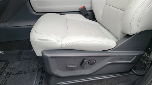 Used 2025 Ford Expedition Max Platinum image 23