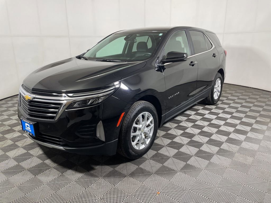 Used 2022 Chevrolet Equinox LT w/ Driver Convenience Package image 4