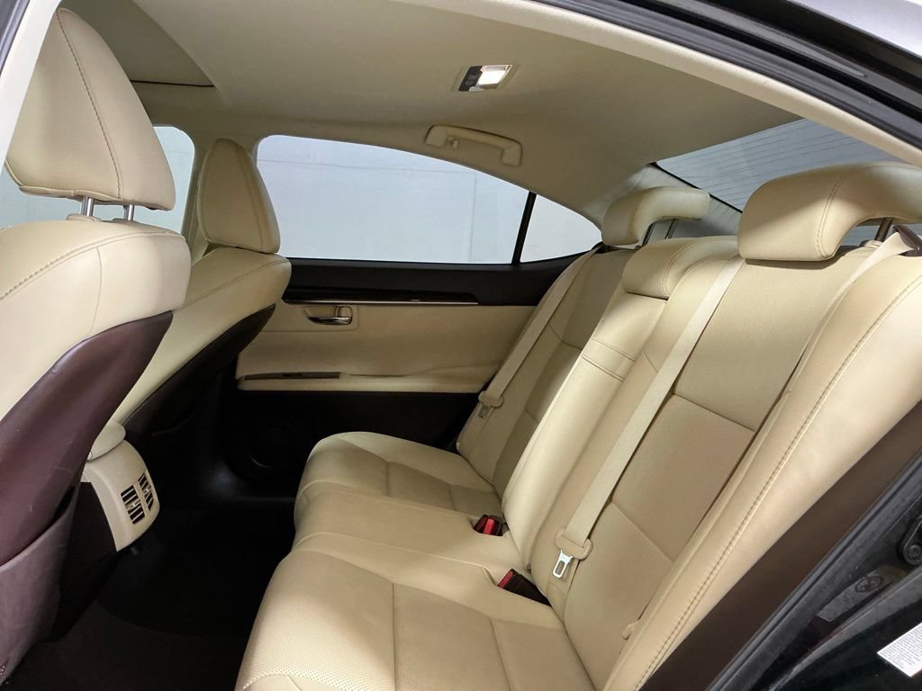 Used 2016 Lexus ES 350 w/ Premium Package w/Wood Trim FWD image 25
