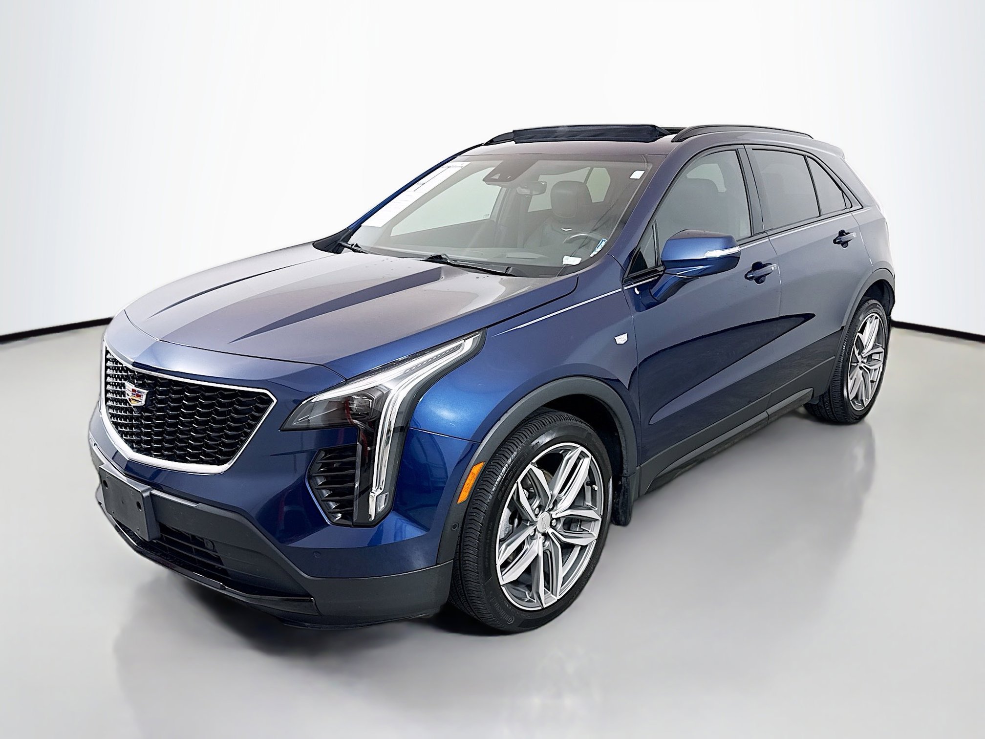Used 2020 Cadillac XT4 Sport image 3