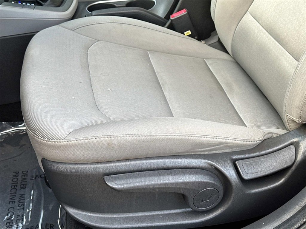 Used 2017 Hyundai Elantra SE image 14