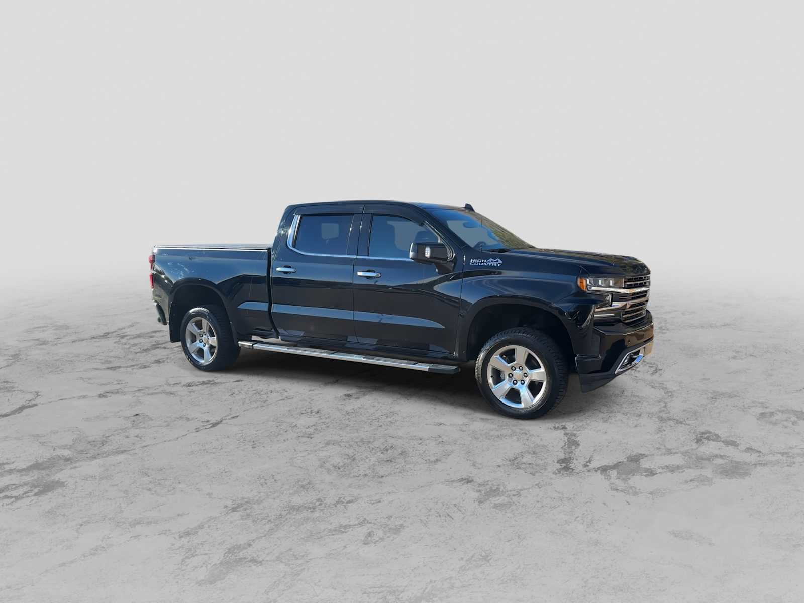 Used 2019 Chevrolet Silverado 1500 High Country w/ Technology Package AWD/4WD image 2