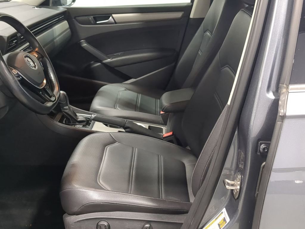 Used 2020 Volkswagen Passat 2.0T SE image 18
