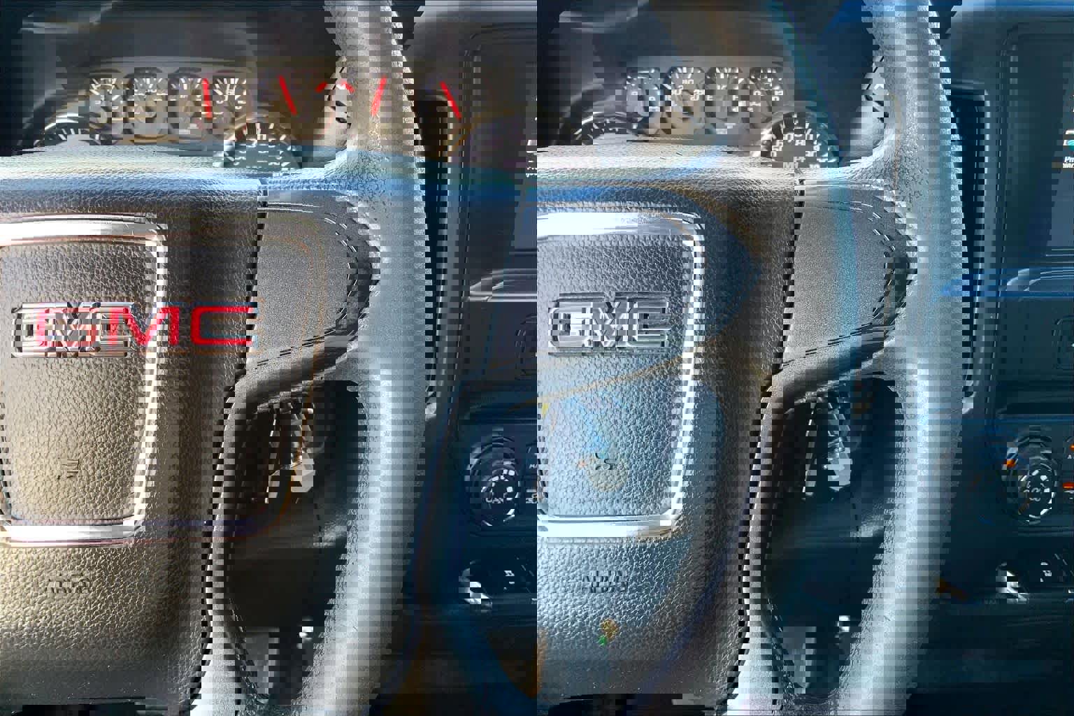 Used 2018 GMC Sierra 2500 4x4 Crew Cab w/ Sierra Convenience Package image 24