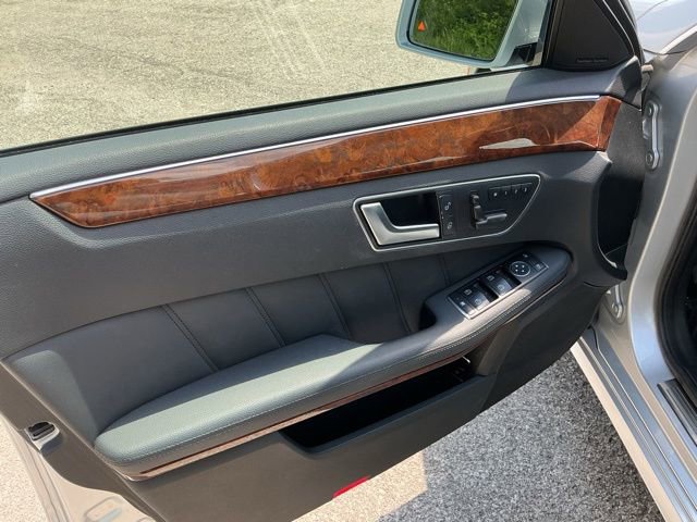 Used 2013 Mercedes-Benz E 350 4MATIC Sedan image 10
