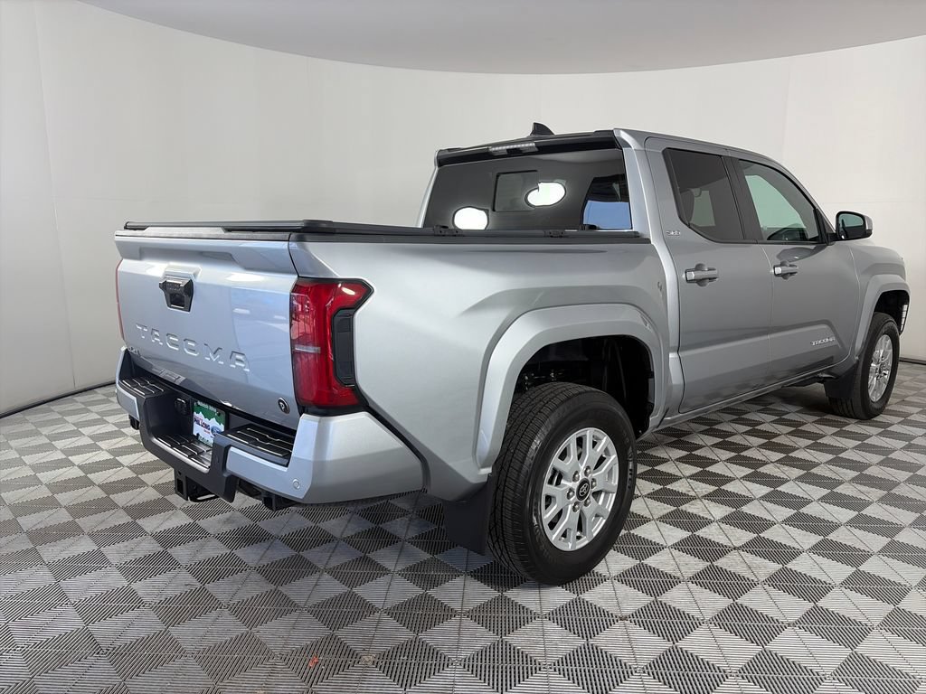 Used 2024 Toyota Tacoma SR5 AWD/4WD image 7