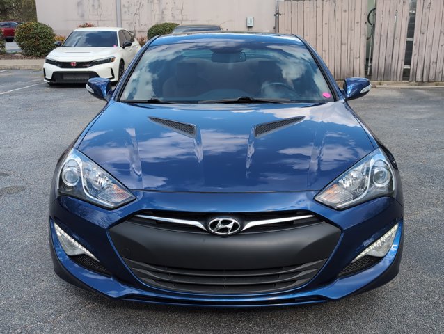 Used 2015 Hyundai Genesis 3.8 image 2