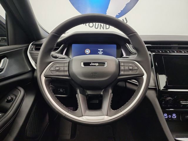 New 2025 Jeep Grand Cherokee Altitude image 20