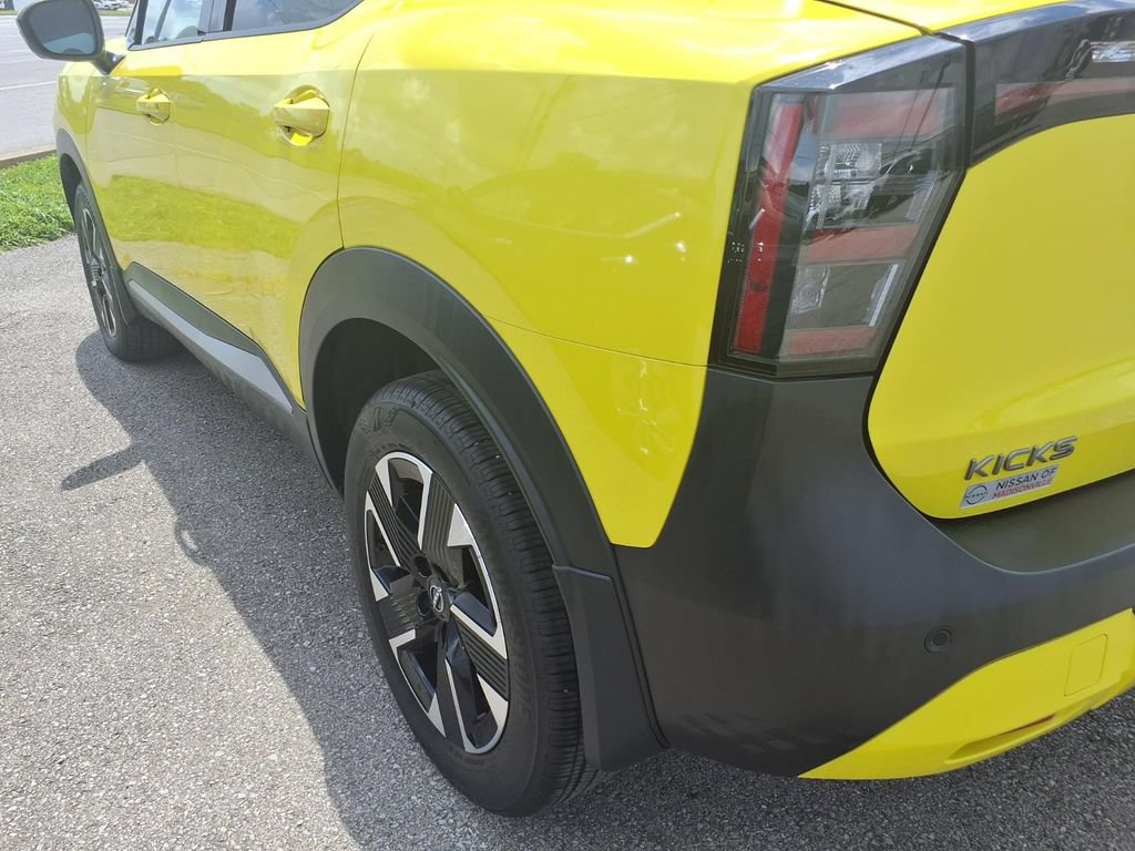 Used 2026 Nissan Kicks SR w/ Cold Weather Package AWD/4WD image 19