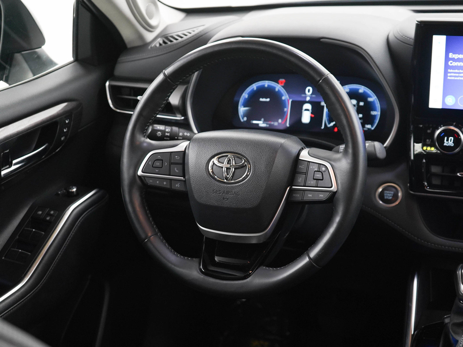 Used 2024 Toyota Highlander Limited AWD/4WD image 15