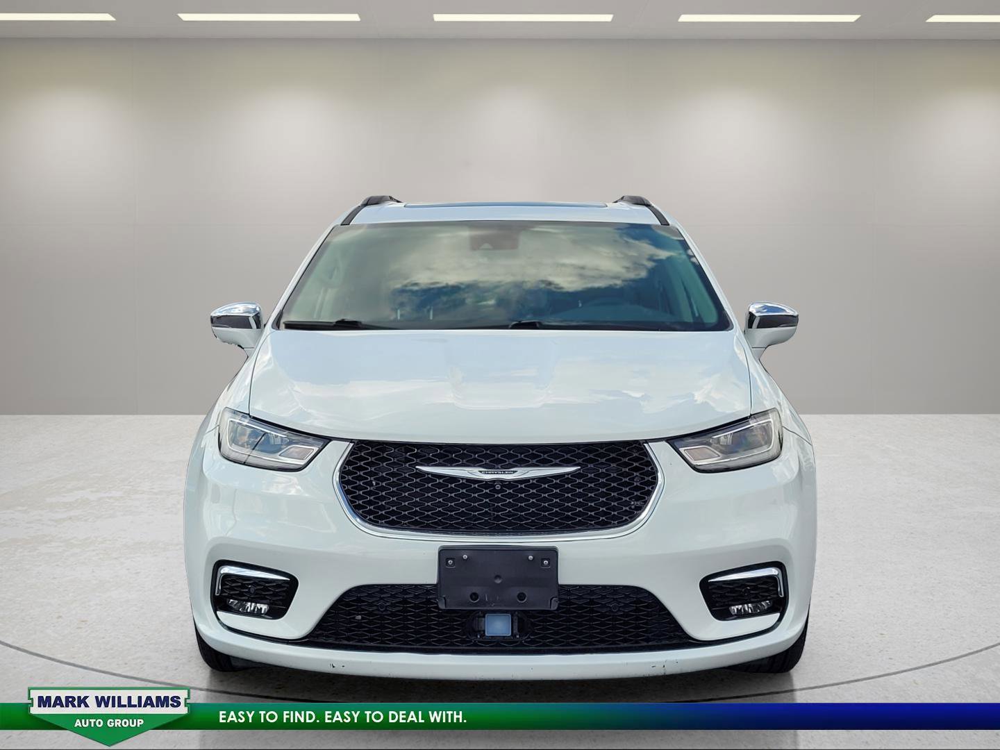 Used 2022 Chrysler Pacifica Limited FWD image 9
