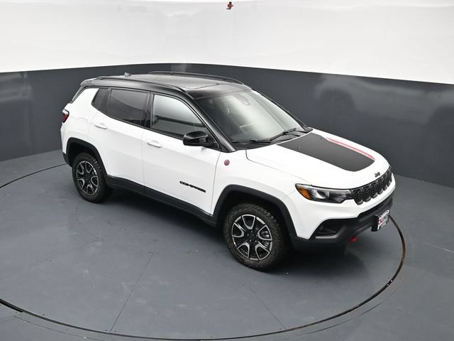 New 2026 Jeep Compass Trailhawk w/ Sun, Sound & Navigation Group AWD/4WD image 46