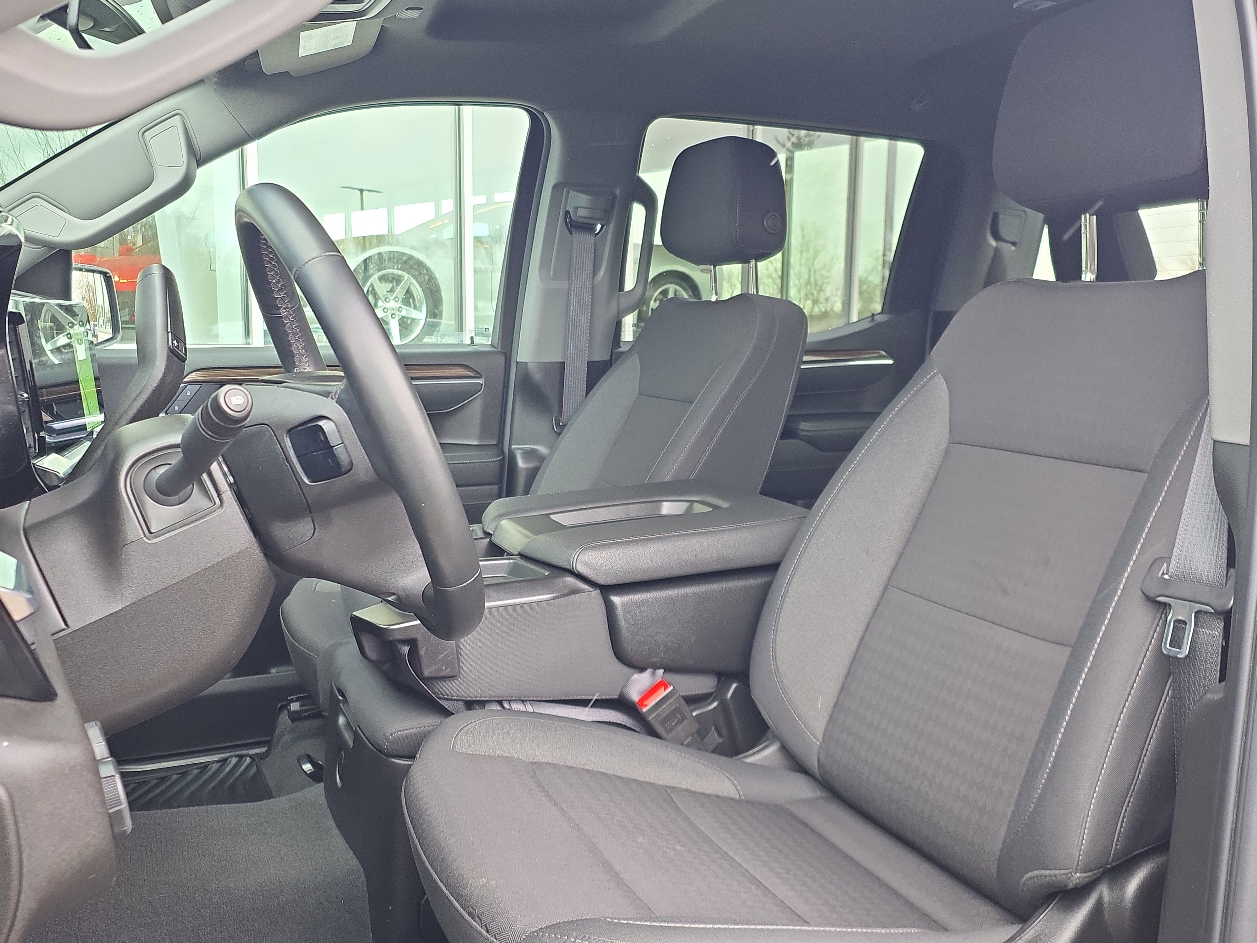 Used 2025 Chevrolet Silverado 1500 LT image 14