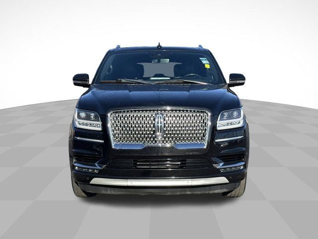 Used 2018 Lincoln Navigator L Reserve w/ Technology Package AWD/4WD image 2