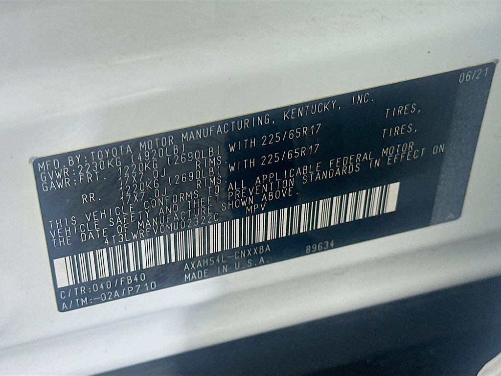 Used 2021 Toyota RAV4 LE AWD/4WD image 31
