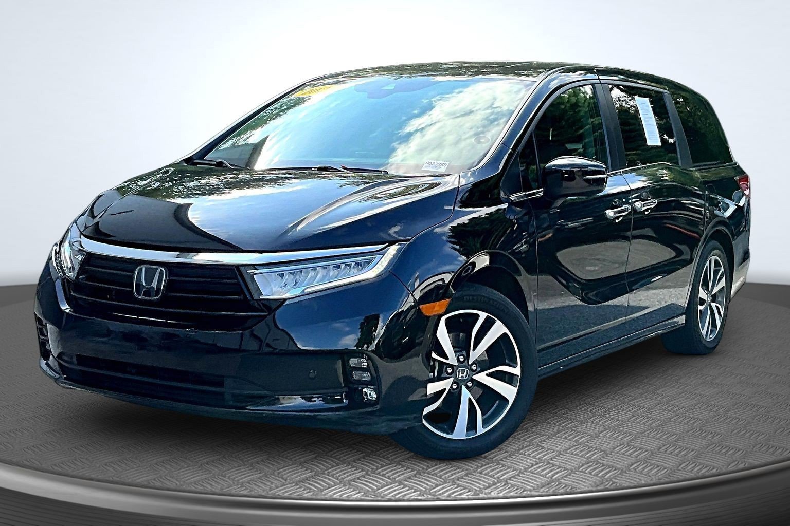 Used 2024 Honda Odyssey Touring image 1