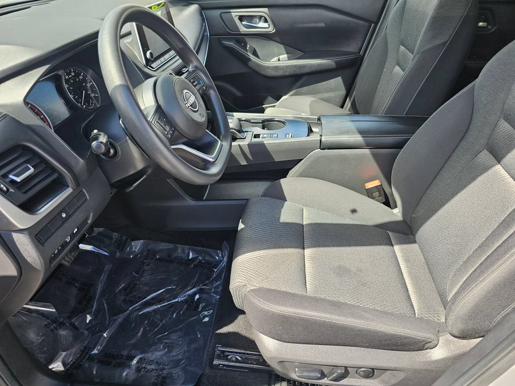 Used 2024 Nissan Rogue SV FWD image 22