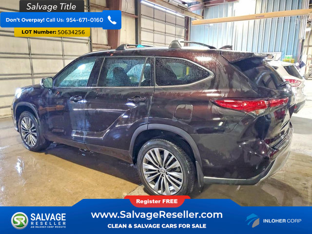 Used 2020 Toyota Highlander Platinum AWD/4WD image 3