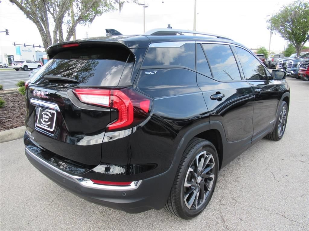 Used 2023 GMC Terrain SLT w/ Infotainment Package II FWD image 7