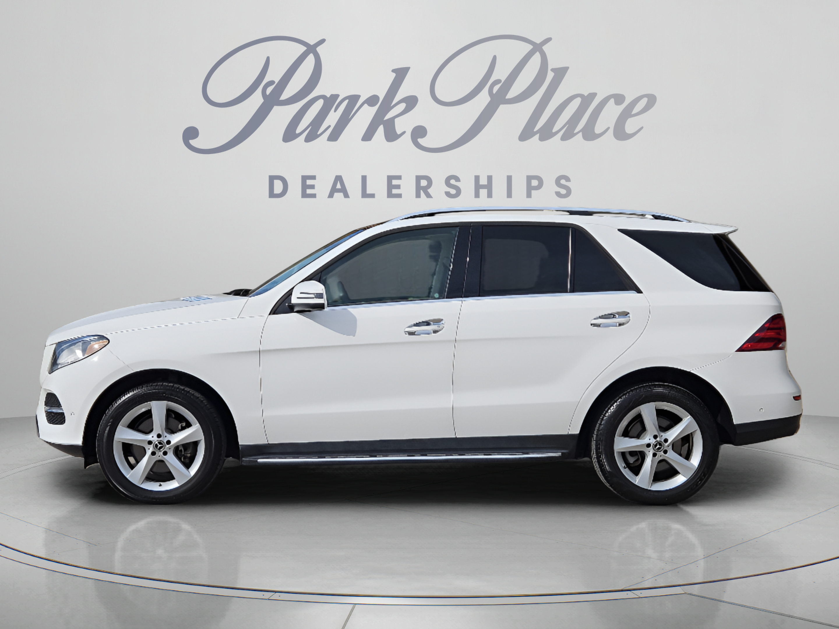 Used 2018 Mercedes-Benz GLE 350 4MATIC image 2