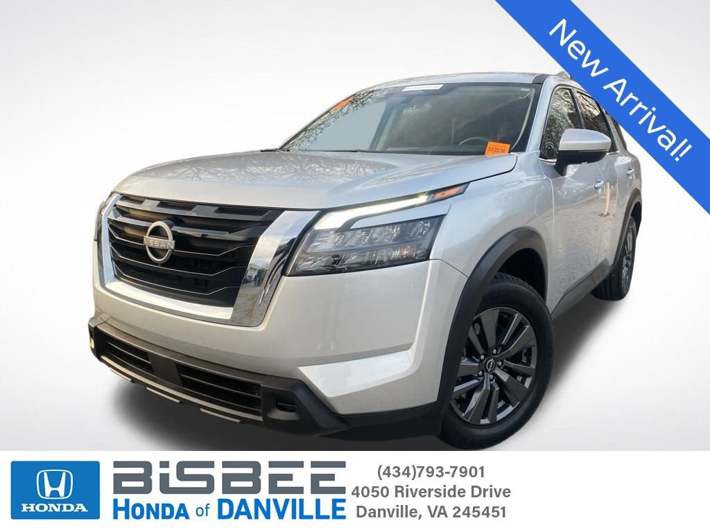 Used 2024 Nissan Pathfinder SV image 1