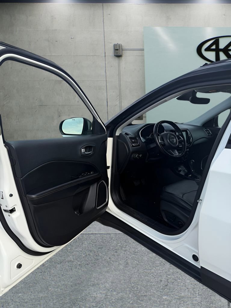 Used 2020 Jeep Compass Limited image 10